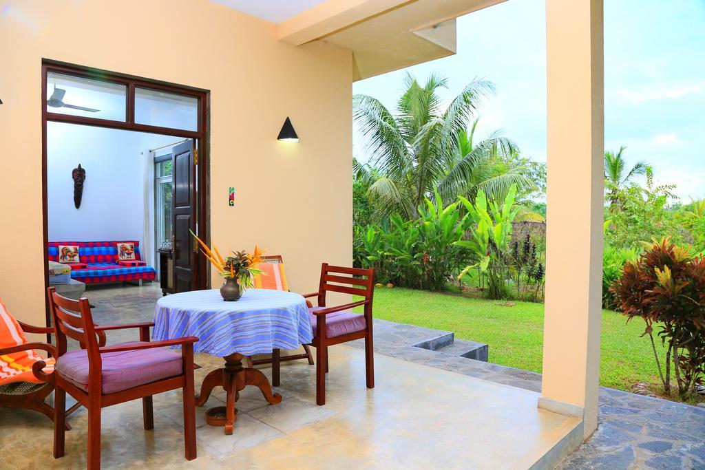 Shangri-Lanka Villa Bentota Extérieur photo