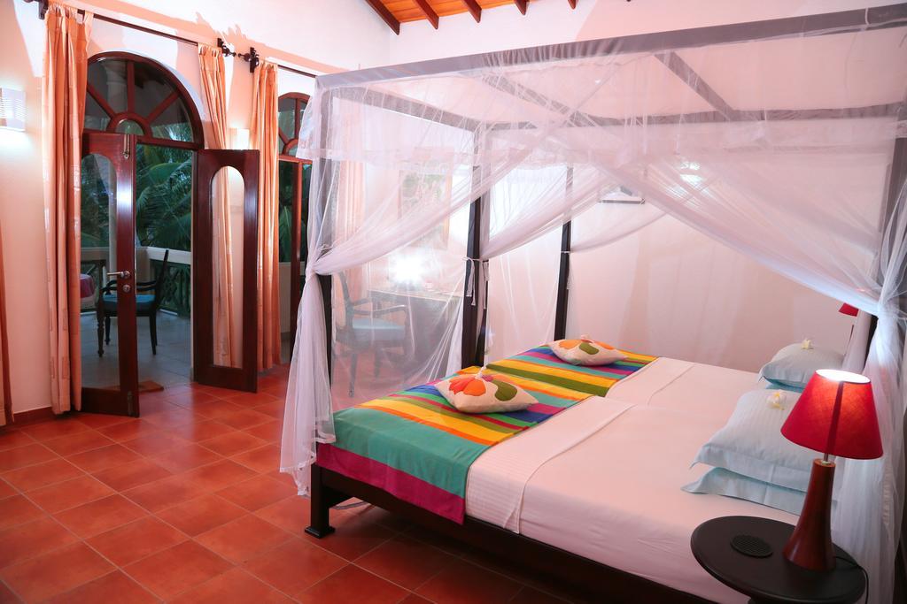 Shangri-Lanka Villa Bentota Extérieur photo