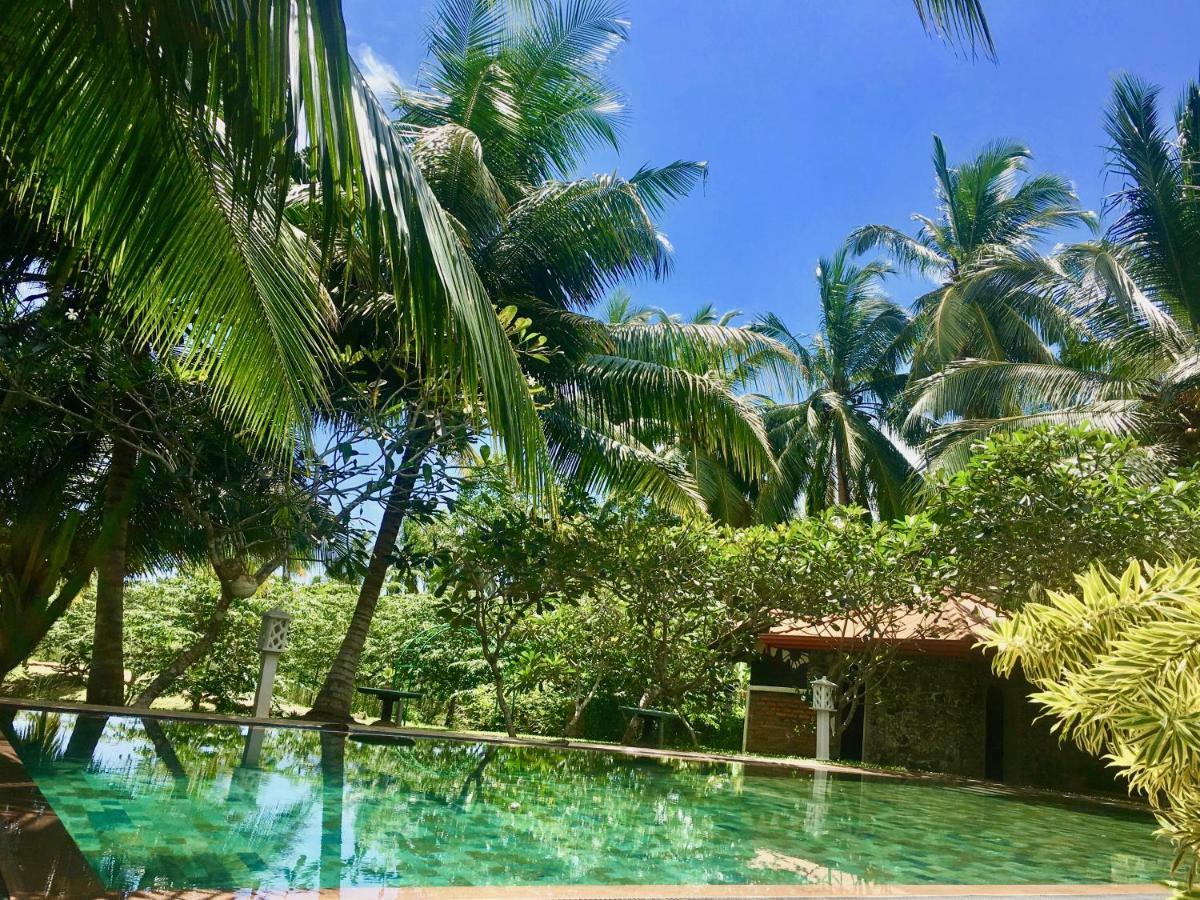 Shangri-Lanka Villa Bentota Extérieur photo